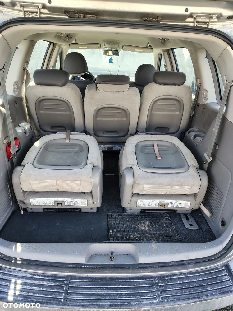 Kia Carnival 2.9 CRDi Tour - 10