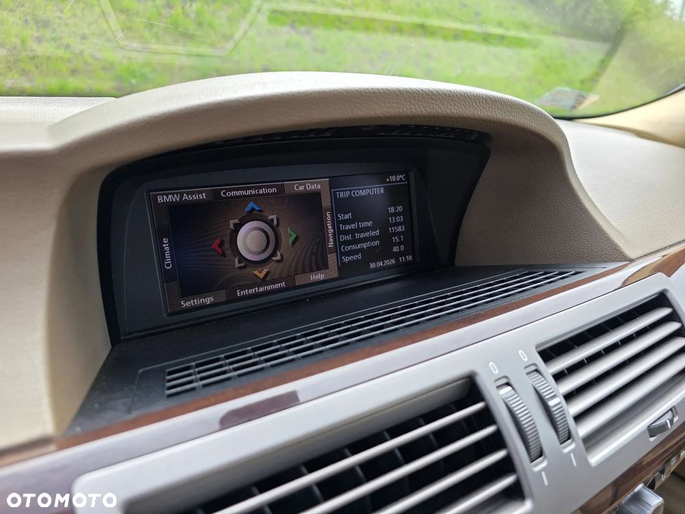 BMW Seria 7 750i L - 15
