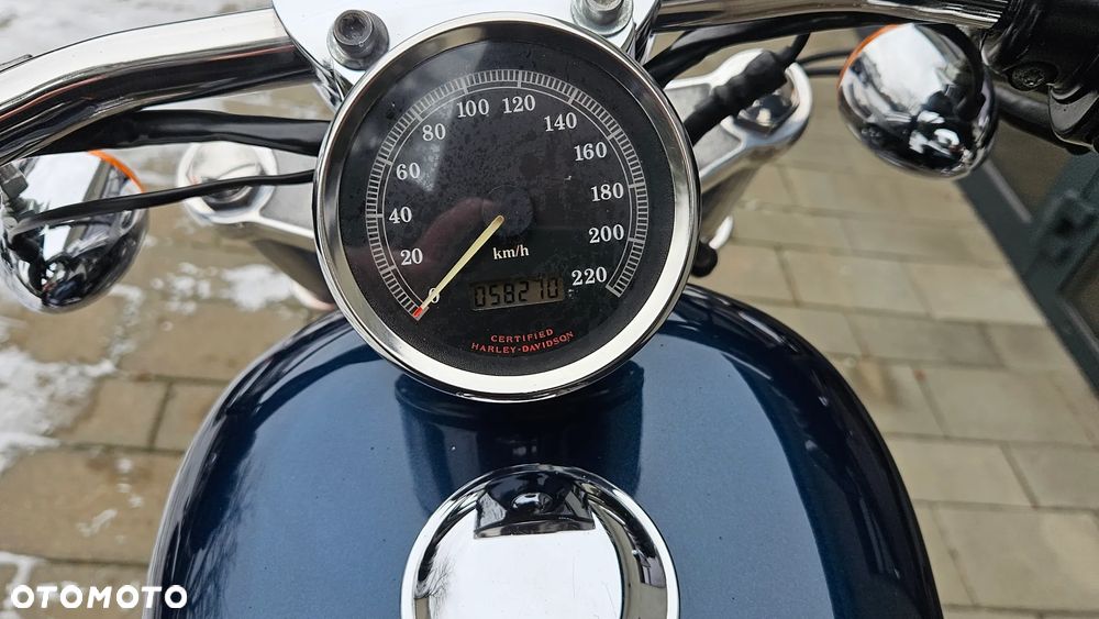 Harley-Davidson Sportster Custom 1200C - 8