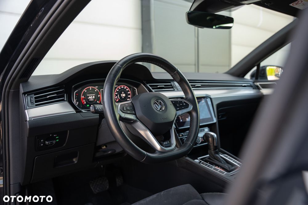 Volkswagen Passat 2.0 TDI SCR (BlueMotion Tech) 4Motion D Highline - 23