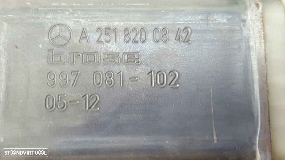 MOTOR ELEVADOR FRENTE DIREITO MERCEDES CLASE M (W164) 280 / 300 CDI (164.120) - 4