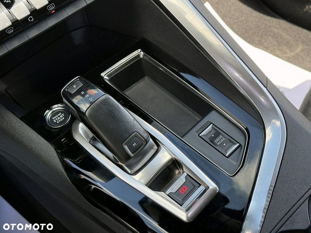 Peugeot 3008 1.5 BlueHDi GT Pack S&S EAT8 - 8