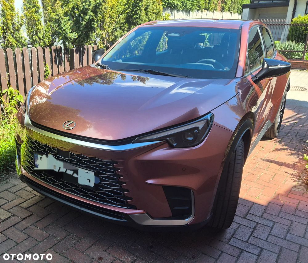 Lexus LBX - 1