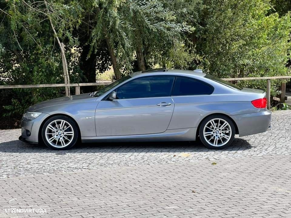 BMW 320 d Coupe Edição M Auto - 11