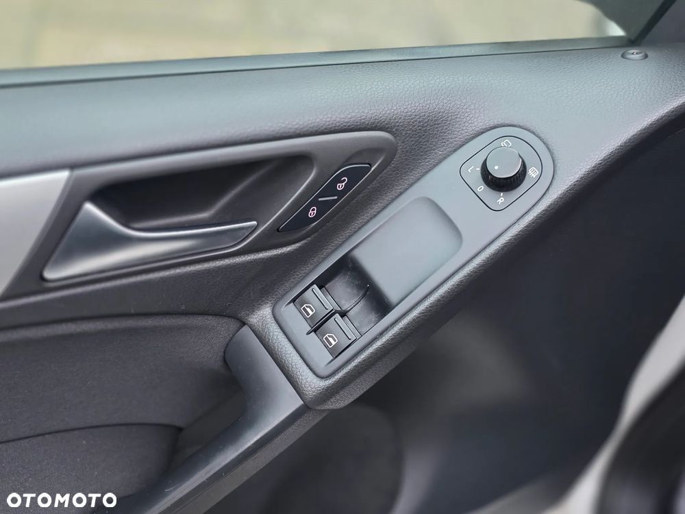 Volkswagen Golf 1.6 TDI DPF BlueMotion Technology Team - 8