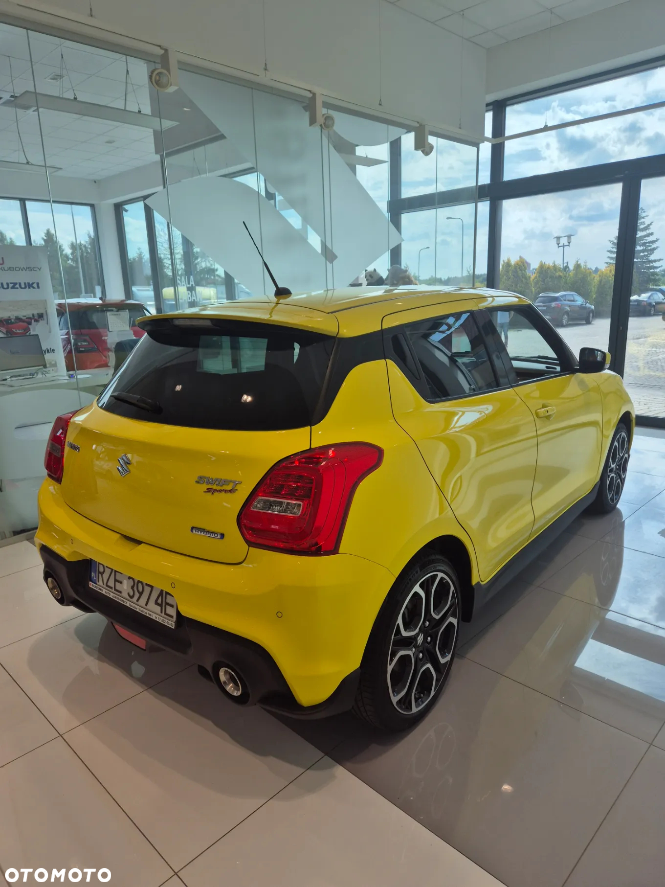 Suzuki Swift 1.4 SHVS Sport - 2
