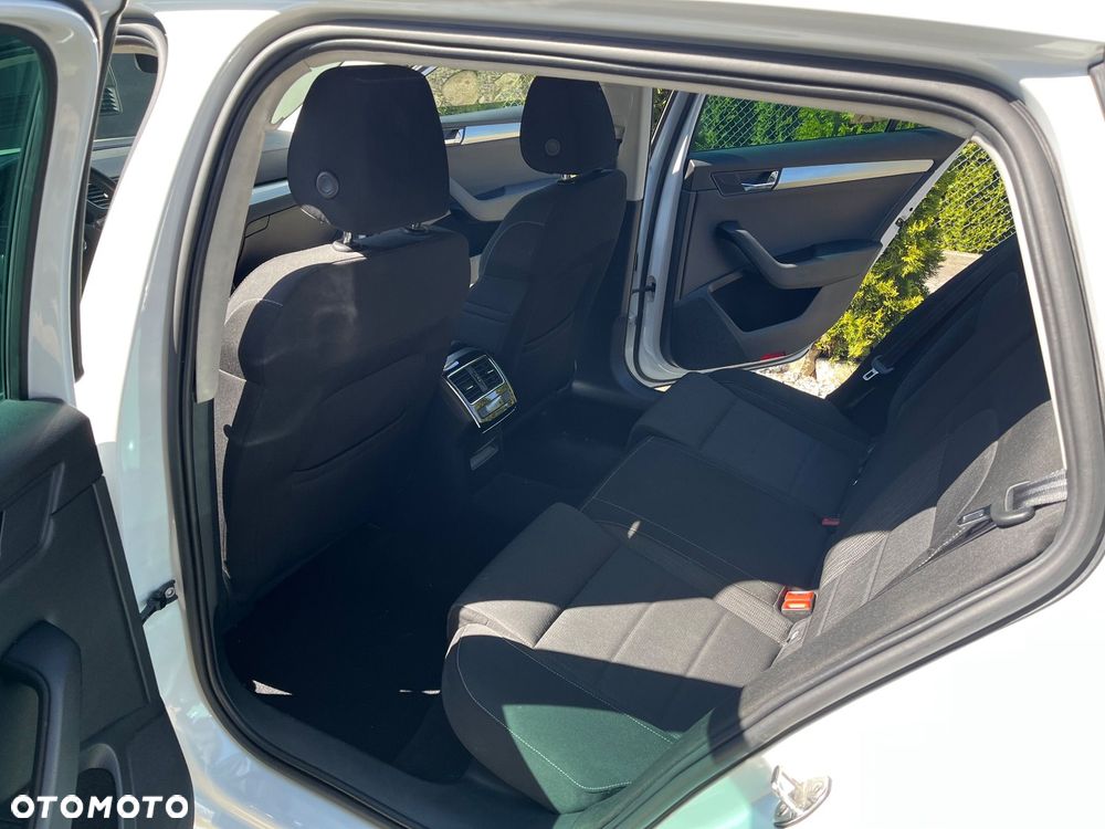 Skoda Superb 1.6 TDI Ambition DSG - 11