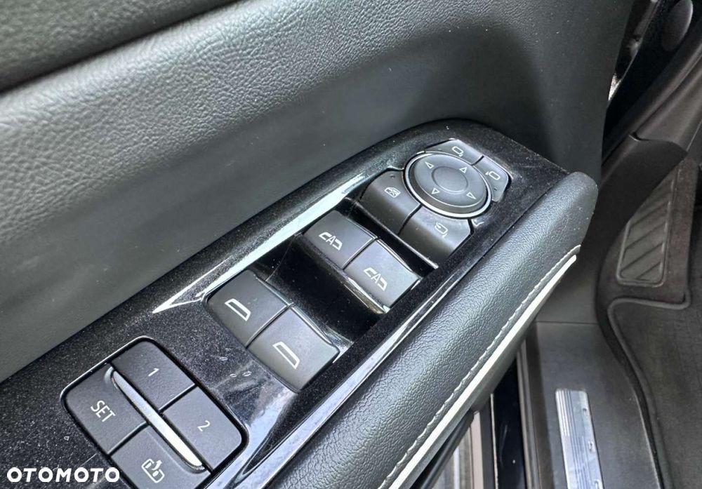 Cadillac Escalade - 13