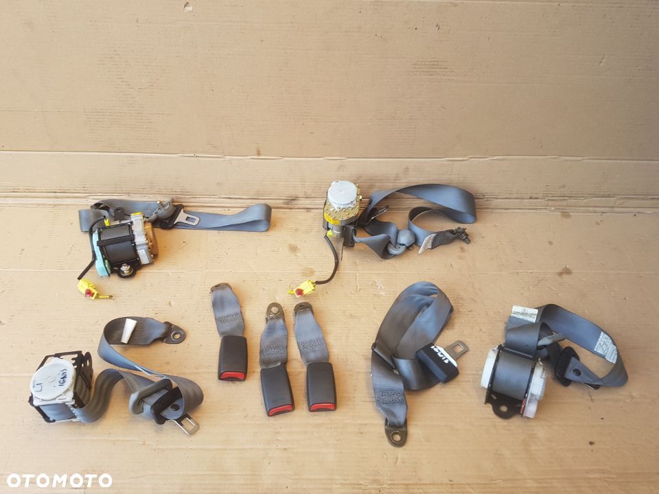 Suzuki Ignis FH 00-03 pasy bezpieczeństwa przód tył klamra zapinka komplet - 1