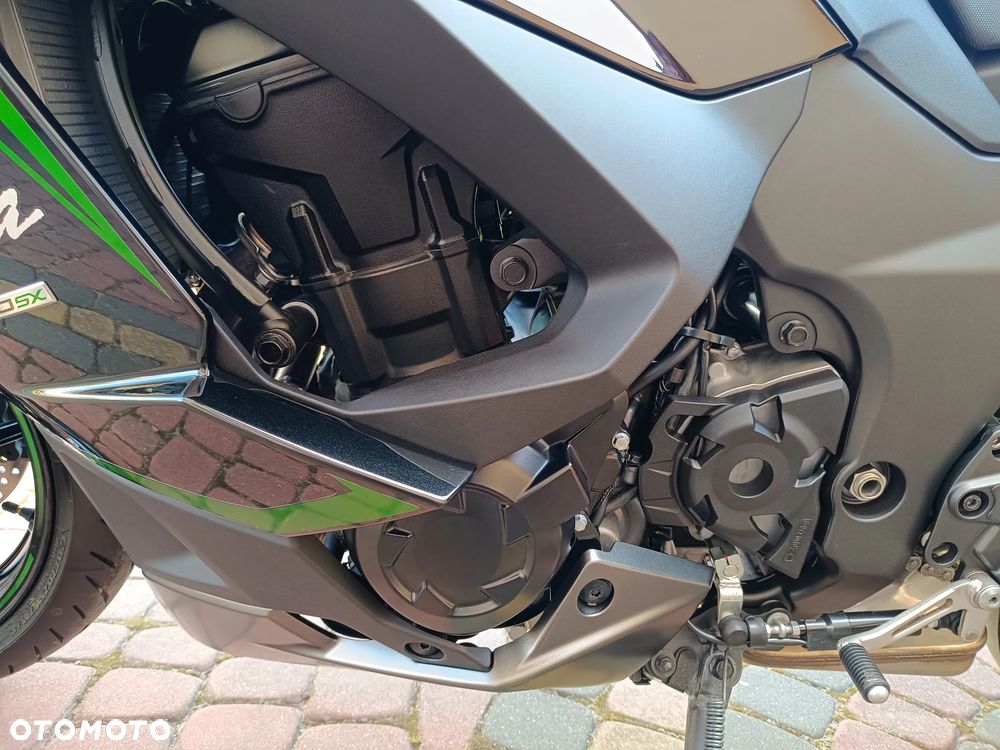 Kawasaki Ninja 1000 SX - 23