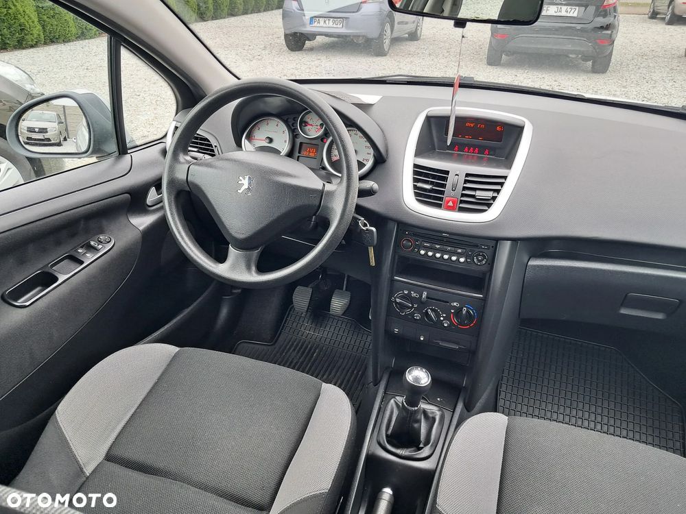 Peugeot 207 95 VTi Urban Style - 12