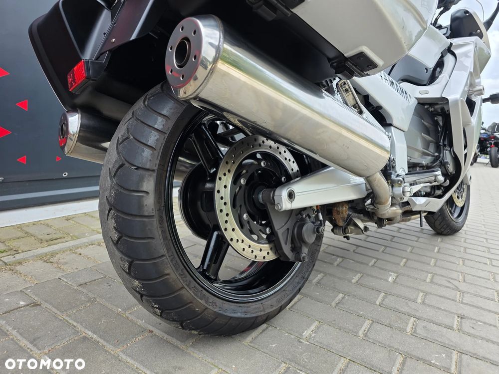 Yamaha FJR - 19