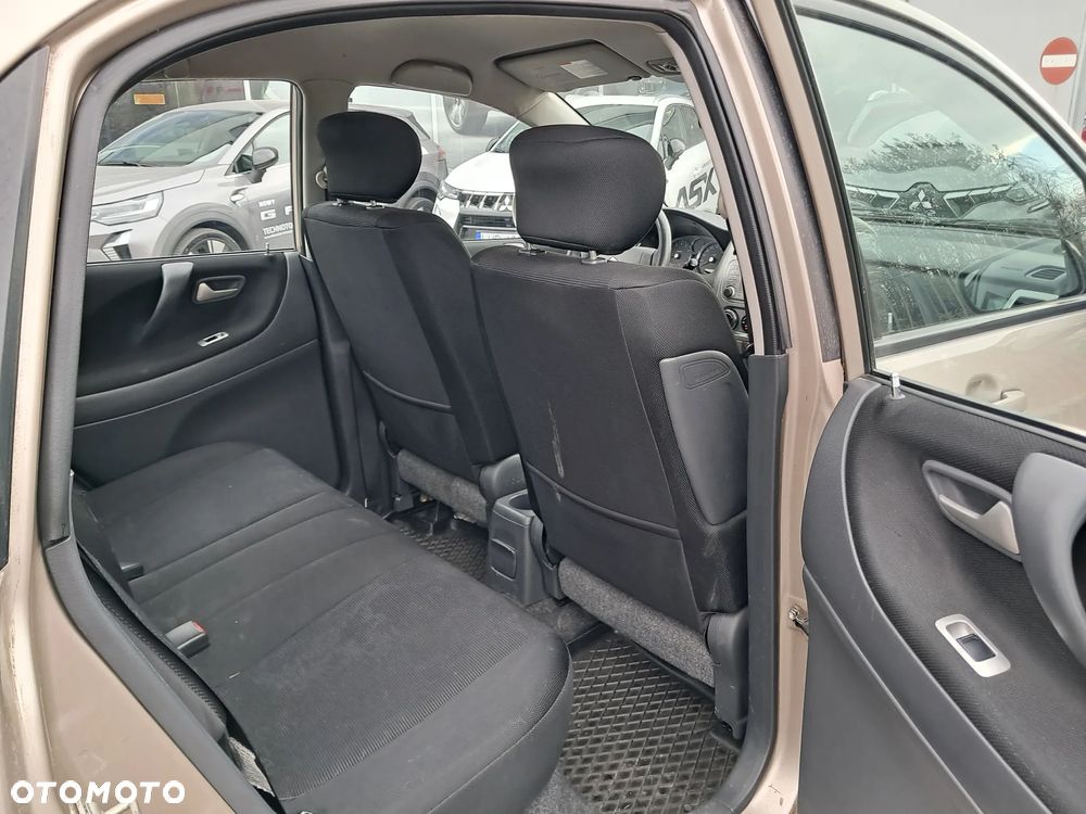 Suzuki Liana 1.6 - 9