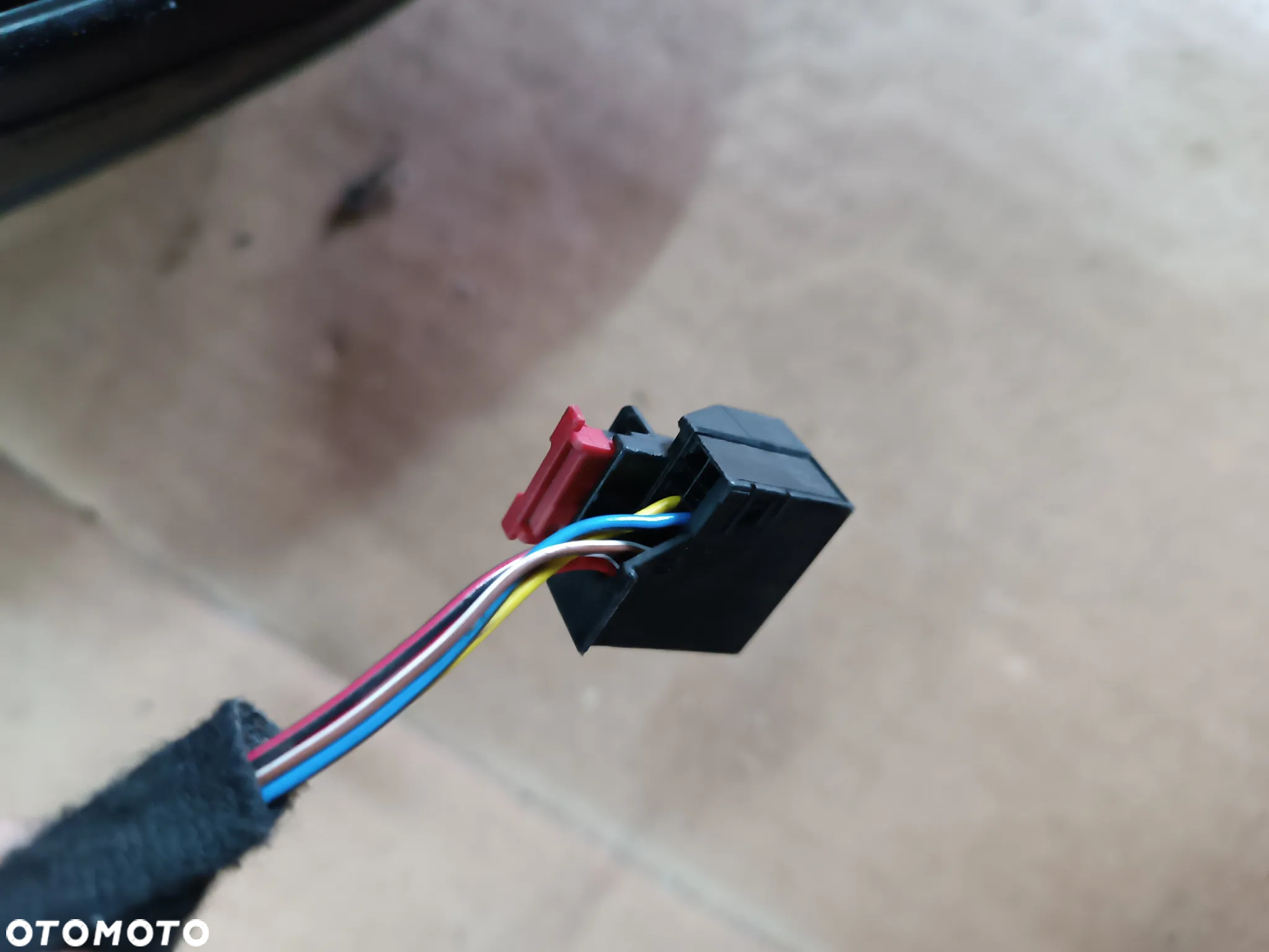 LUSTERKO PRAWE 6 PIN VOLKSWAGEN TOURAN III - 3