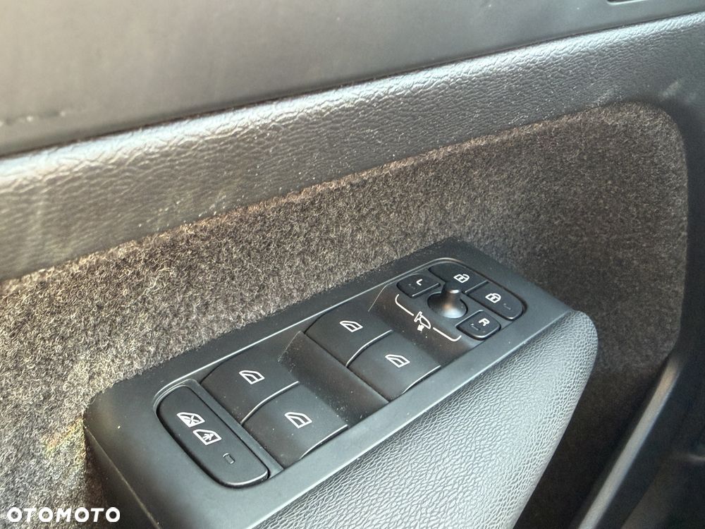 Volvo XC 40 B3 B DKG Essential - 15