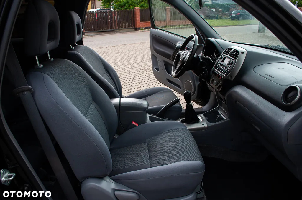 Toyota RAV4 2.0 VVT-i Sol - 6