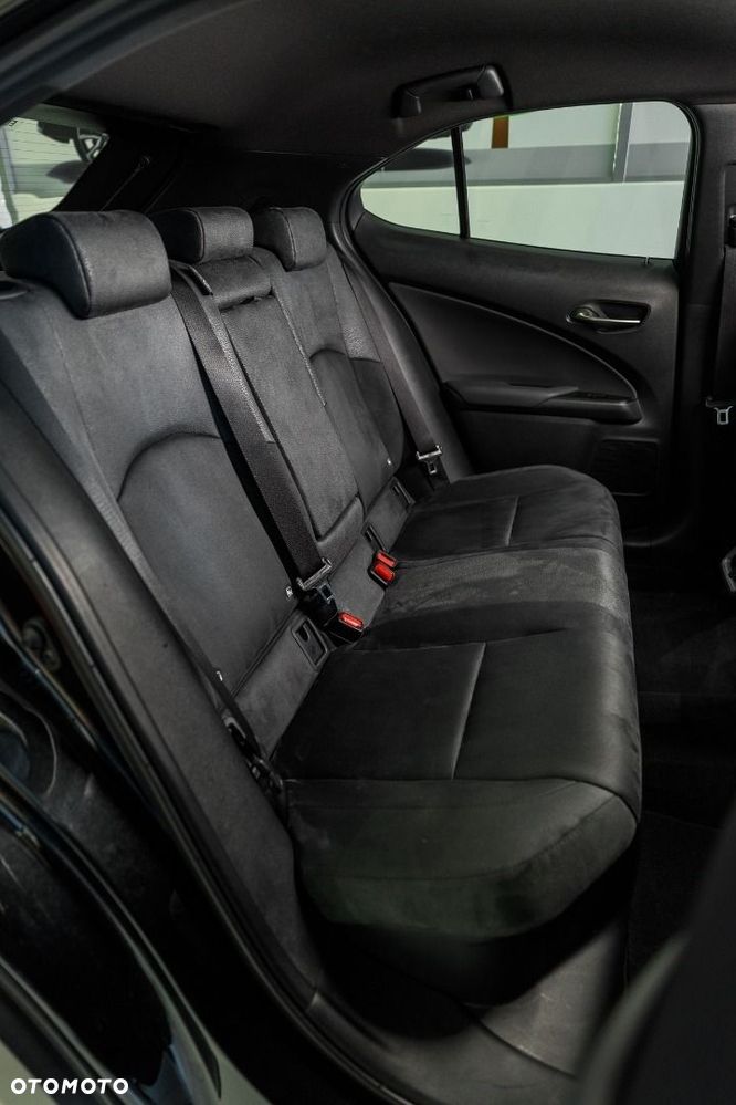 Lexus UX - 13