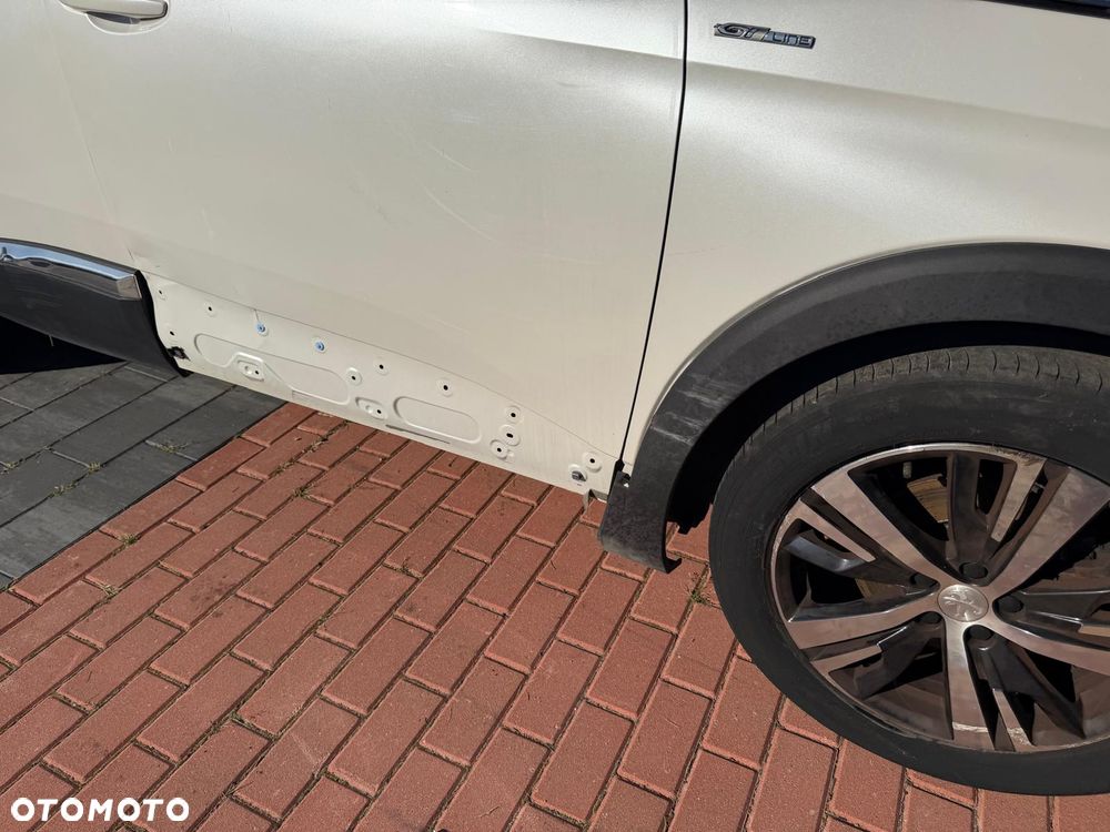 Peugeot 3008 1.2 PureTech Allure S&S - 16