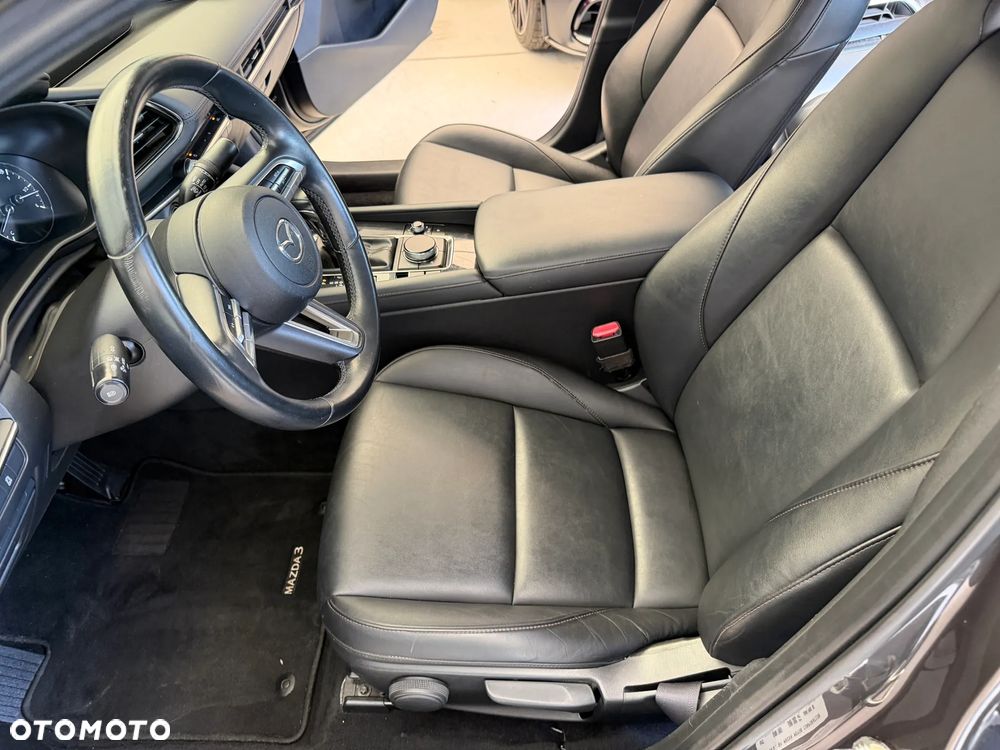 Mazda 3 - 8