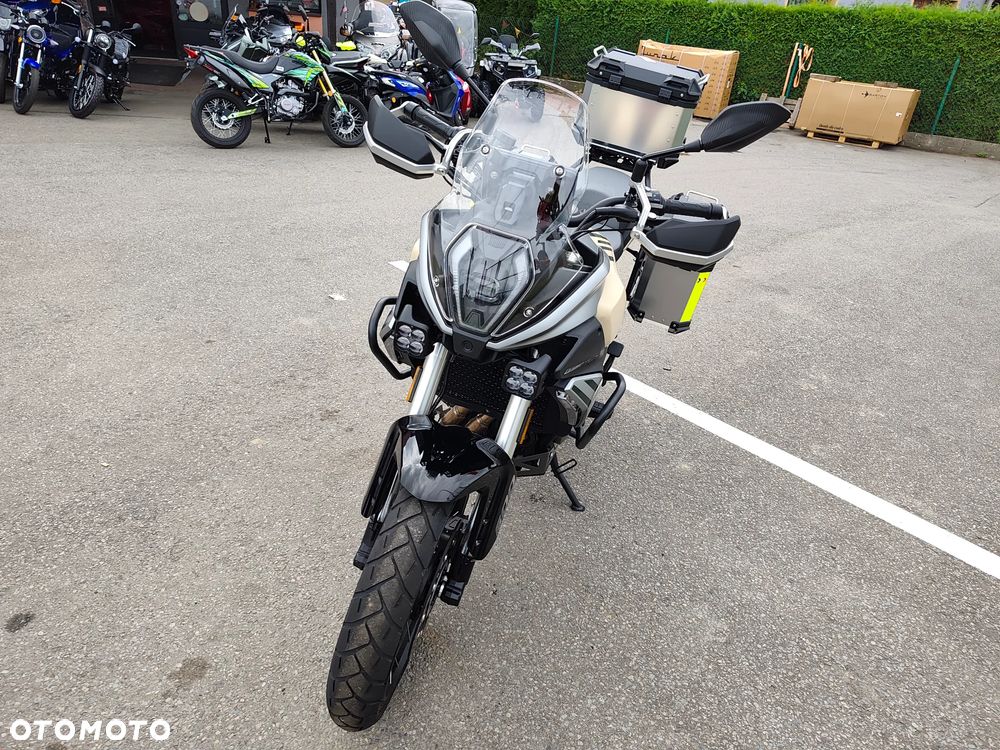 QJMOTOR SRT 600SX - 13