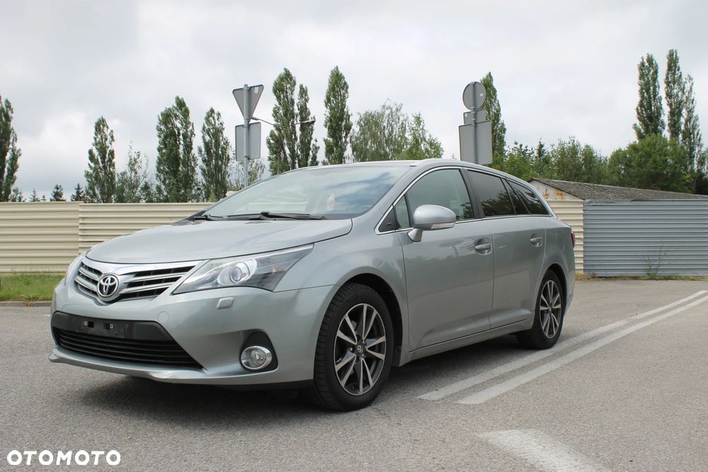 Toyota Avensis 1.8 Premium - 2