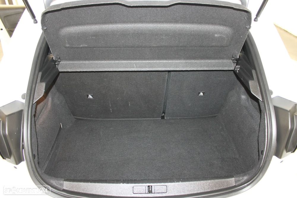 Peugeot 208 1.5 BlueHDi Active Pack — fotografia 27