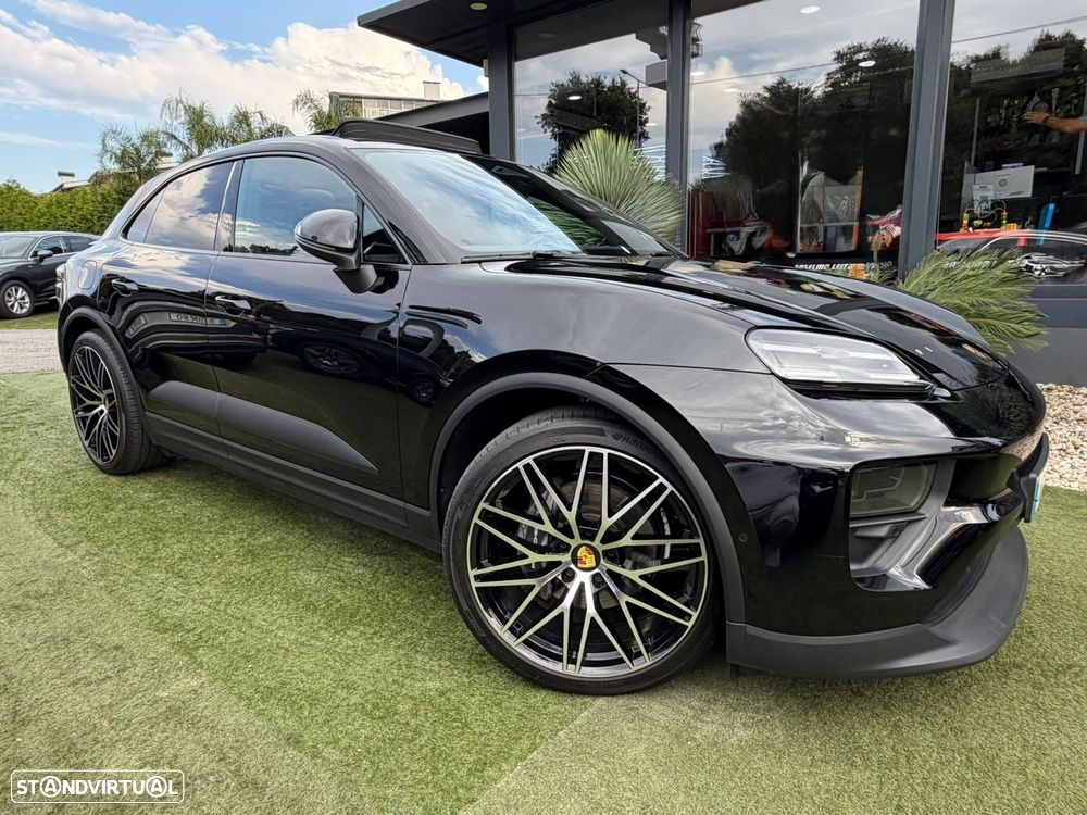 Porsche Macan Electric 4 - 8