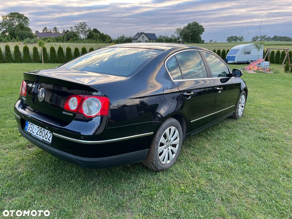 Volkswagen Passat 1.9 TDI DPF BlueMotion - 6
