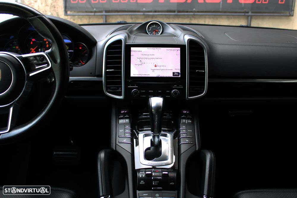Porsche Cayenne Platinum Edition - 19