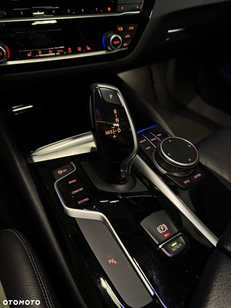 BMW Seria 5 518d Sport Line sport - 31