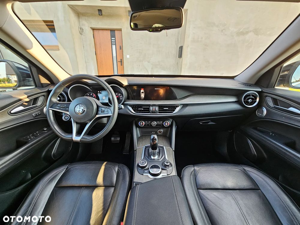 Alfa Romeo Stelvio 2.0 Turbo 16V AT8-Q4 Lusso - 11