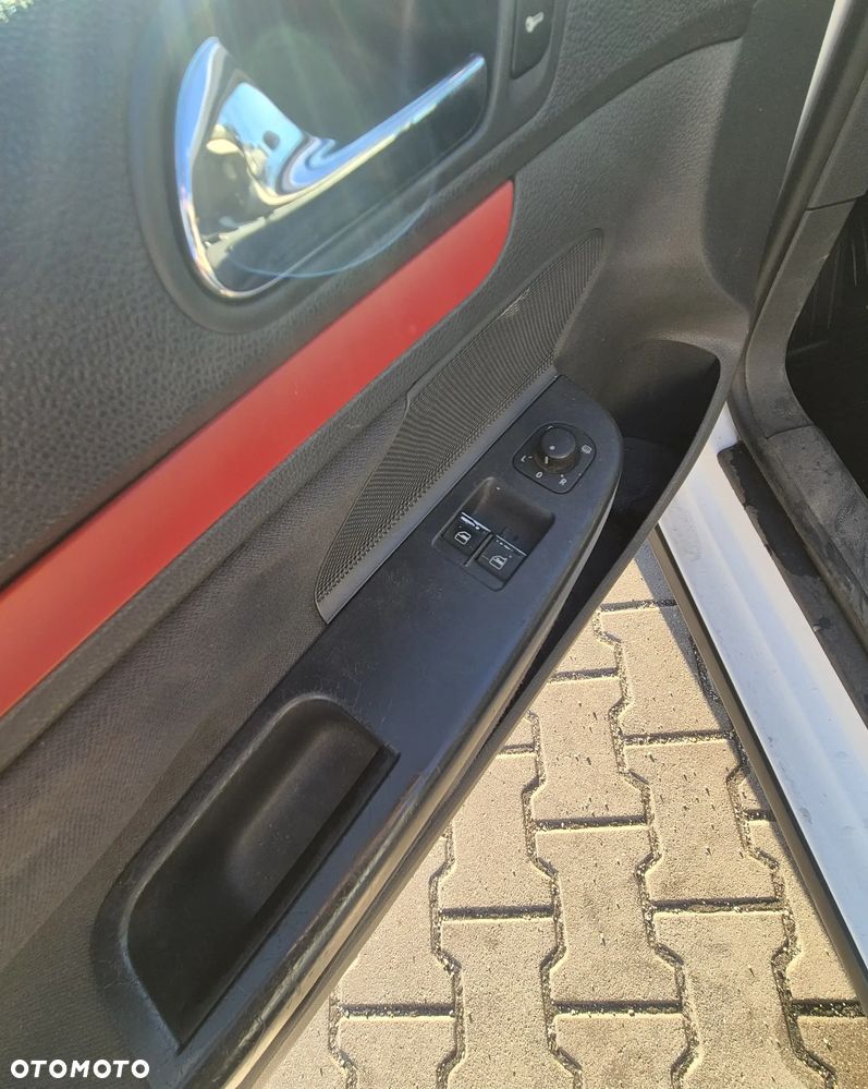 Volkswagen Golf 1.9 TDI DPF Comfortline - 10