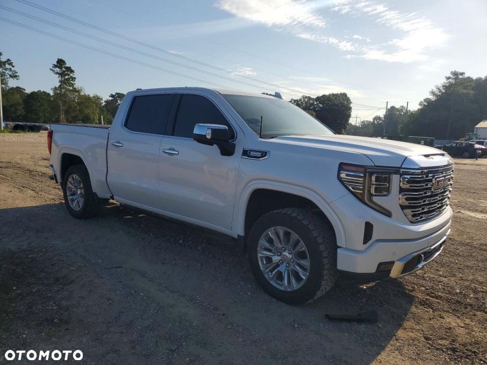 GMC Sierra - 4