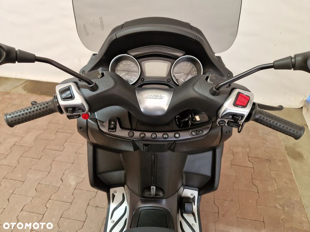 Piaggio MP-3 - 35