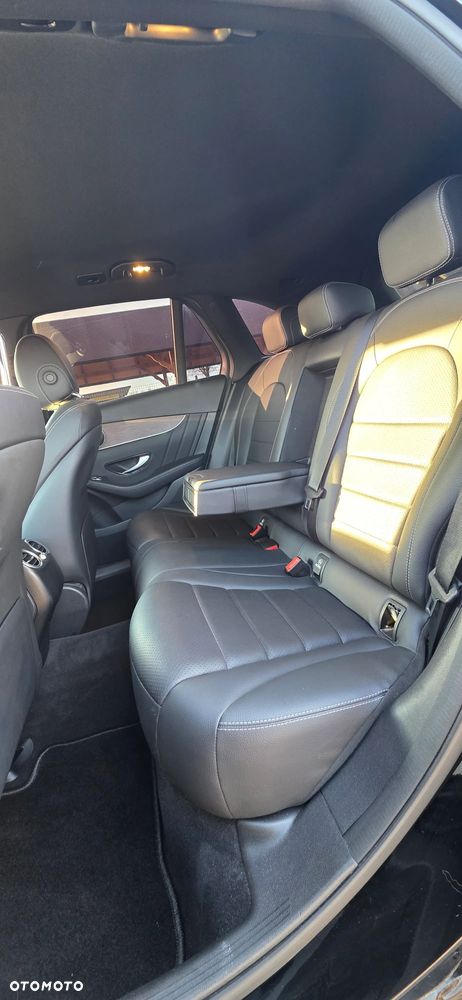 Mercedes-Benz GLC 300 4Matic 9G-TRONIC AMG Line - 13