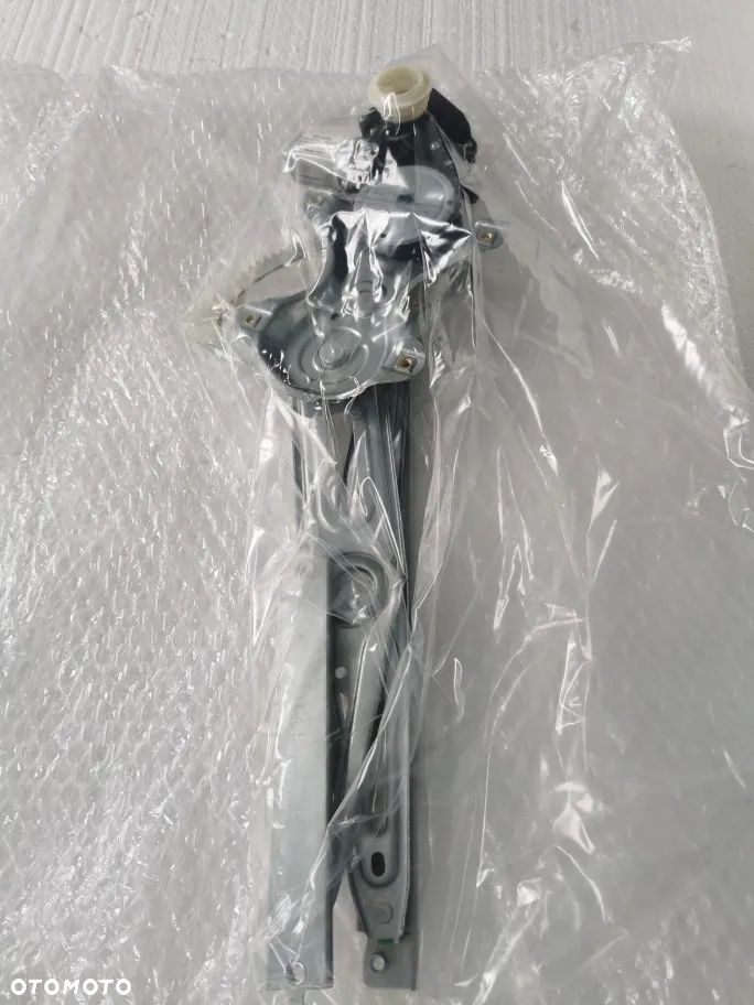 Toyota Auris  podnośnik szyby 69820-02330 - 1