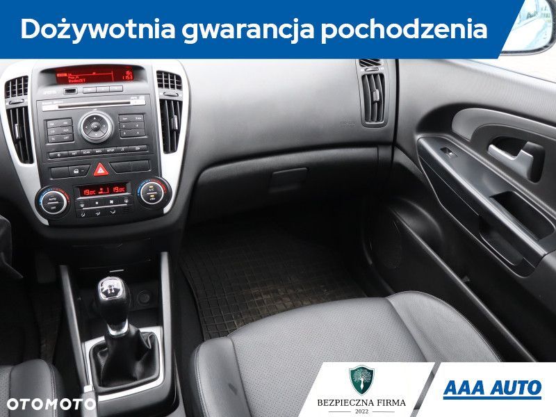 Kia Ceed - 10