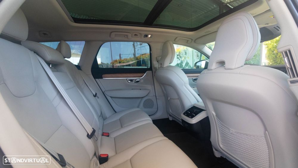 Volvo V90 2.0 B4 Momentum Plus Geartronic - 11