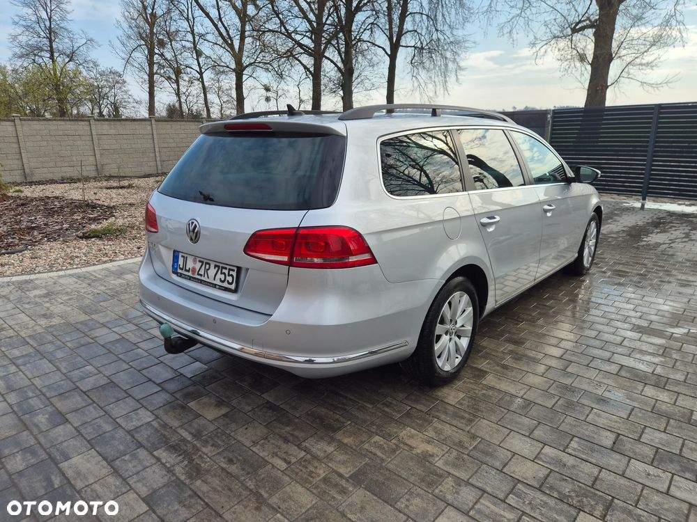 Volkswagen Passat 2.0 Blue TDI SCR Exclusive - 3