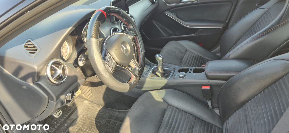 Mercedes-Benz CLA - 16