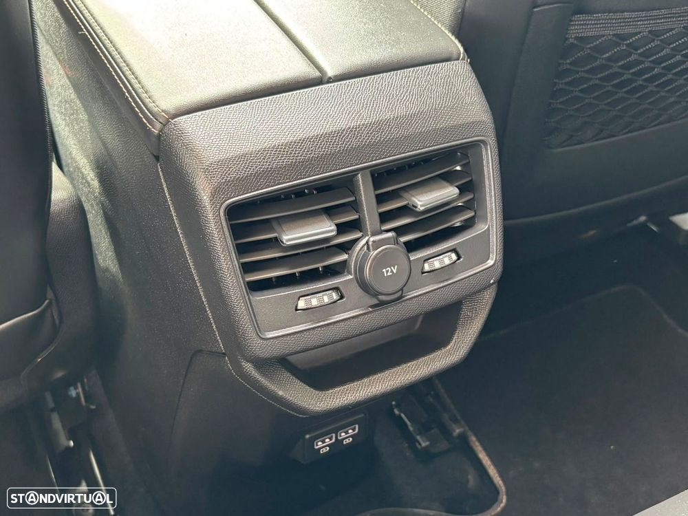 Peugeot 3008 1.6 Hybrid GT e-EAT8 - 36