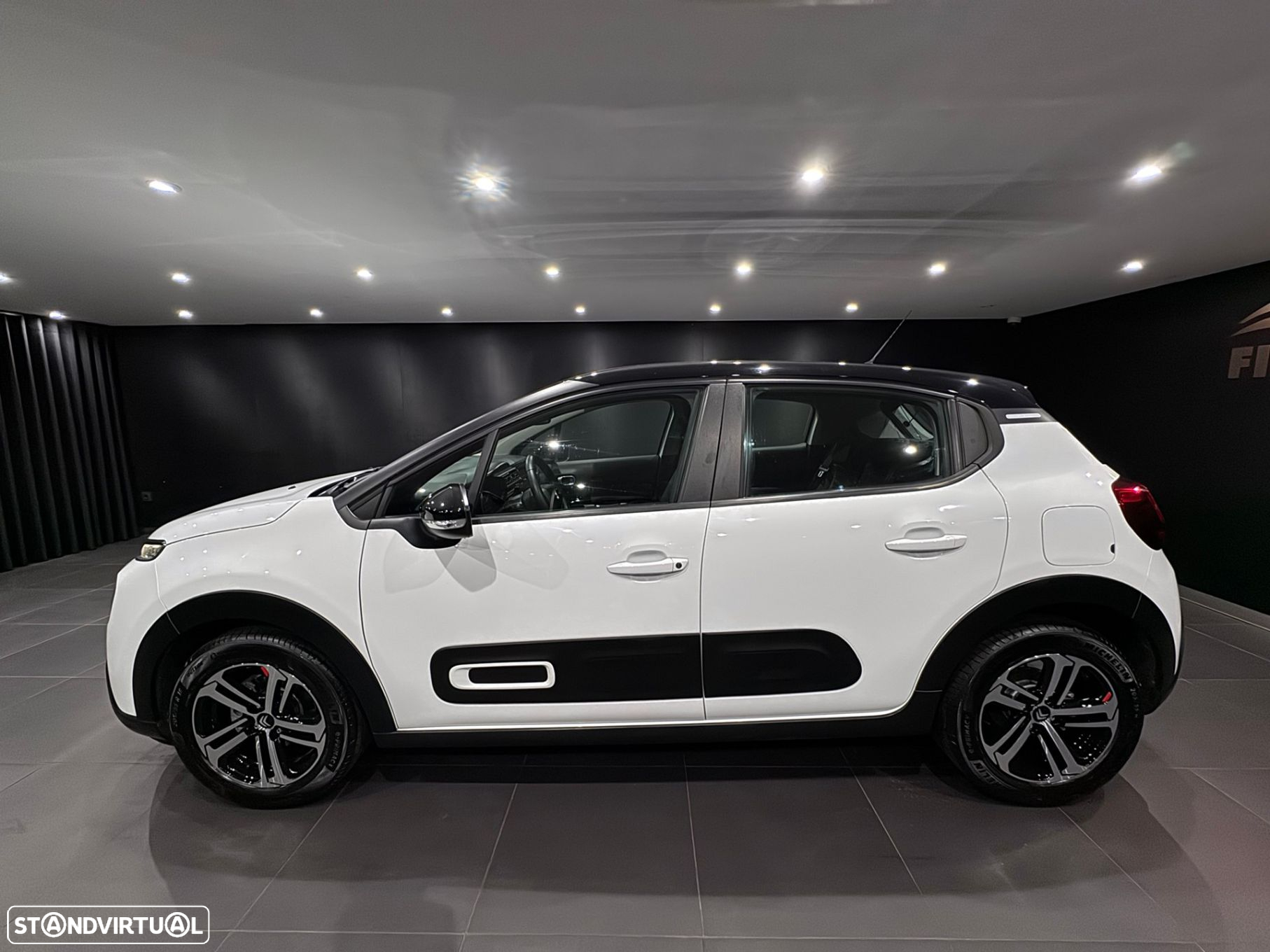 Citroën C3 1.2 PureTech Shine EAT6 - 4