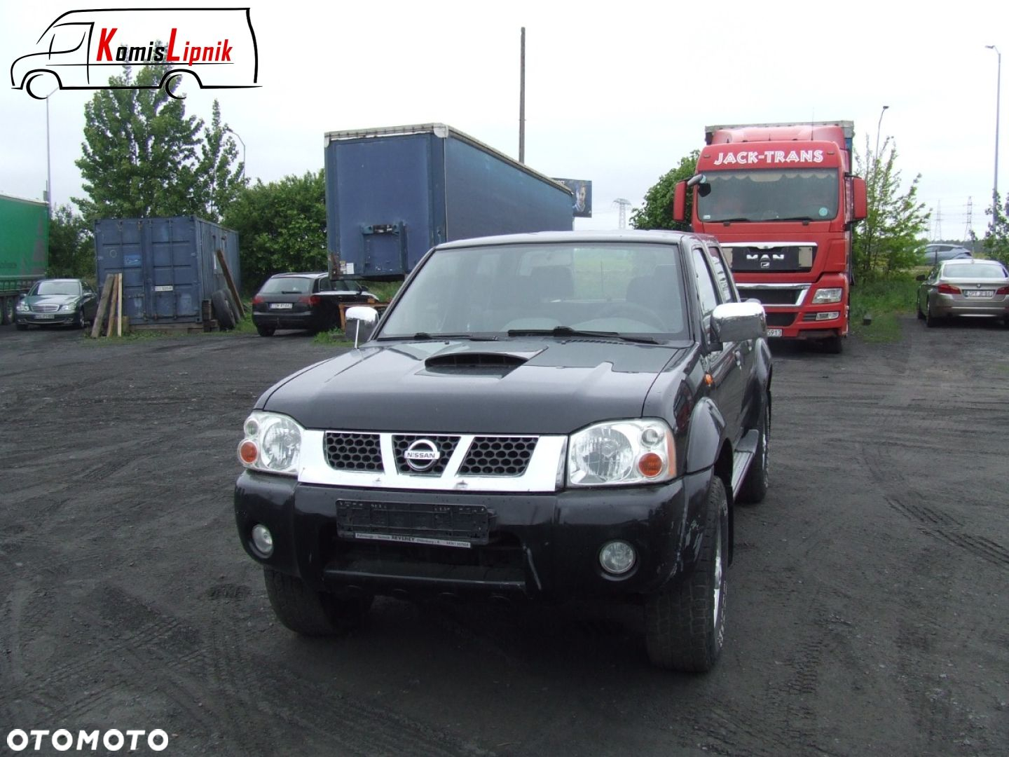 Nissan Nawara - 2