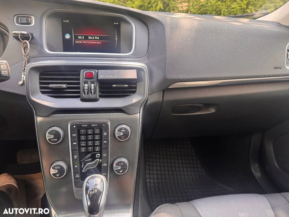 Volvo V40 D2 Aut. Basic - 6