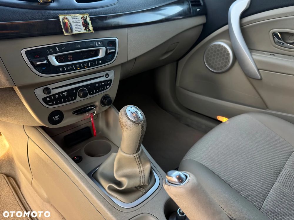 Renault Fluence 1.6 16V Authentique - 21