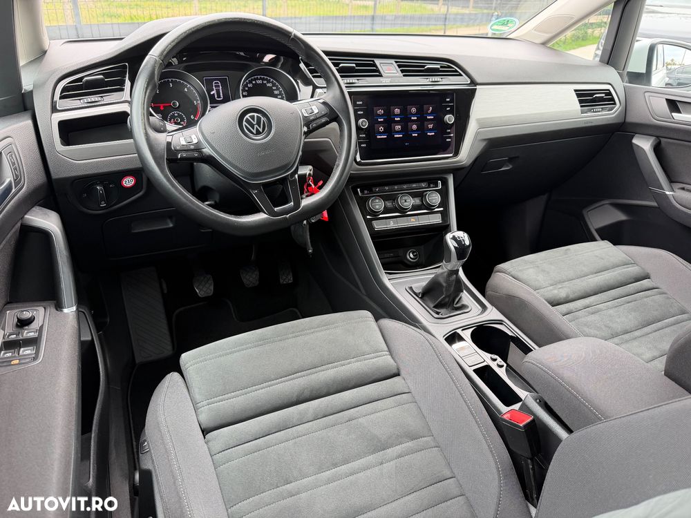 Volkswagen Touran 2.0 TDI SCR Highline - 11