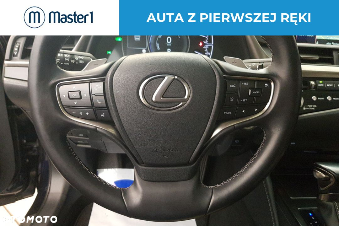 Lexus ES 300h Business Edition - 18