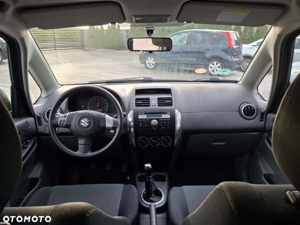Suzuki SX4 1.6 GS / Premium - 8