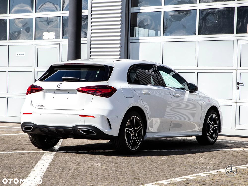 Mercedes-Benz Klasa A 250 e PHEV AMG Line 8G-DCT - 5