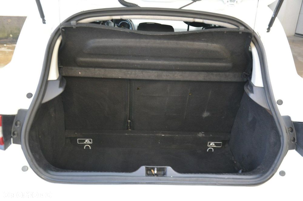 Renault Clio - 23